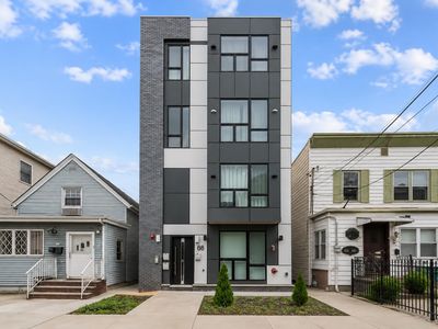 66 Corbin Ave #3
