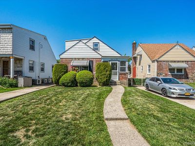 85-12 248 Street