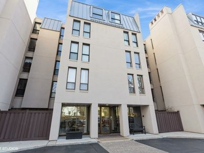 Property at 640 Winnetka Mews APT 307, Winnetka, IL