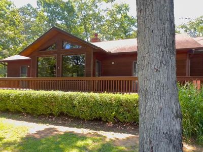206 Cherokee Dr