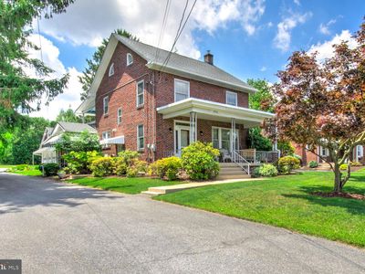 972 W Main St