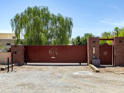1718 Avenida Las Campanas NW