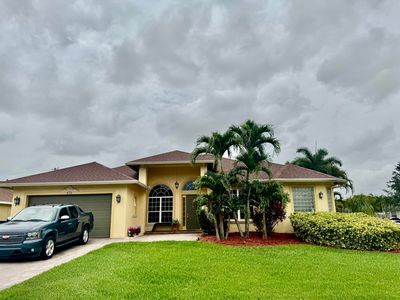 473 SW Dagget Avenue