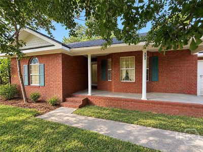 395 Lemans Dr