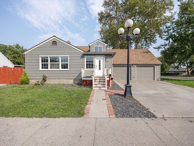 1220 W Kennewick Ave