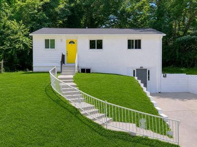 477 Fairlane Cir NW
