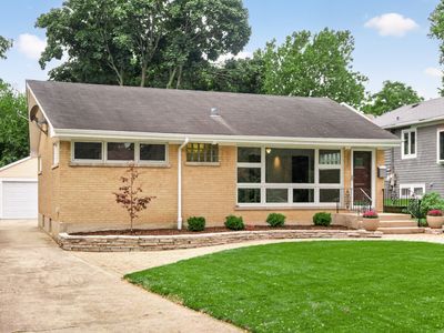 Property at 392 Windsor Ave, Glen Ellyn, IL