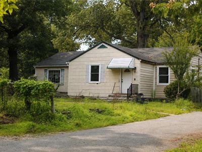 2008 Girard Ave