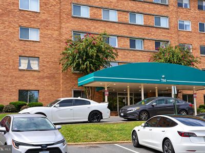 750 S Dickerson St APT 103