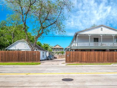 1603 Airline Dr