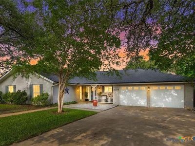 2004 Creekview Dr