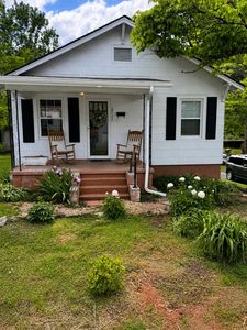 2111 Eastview Ave