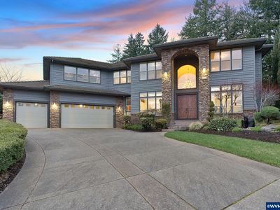 2949 Mapleleaf Ct NW