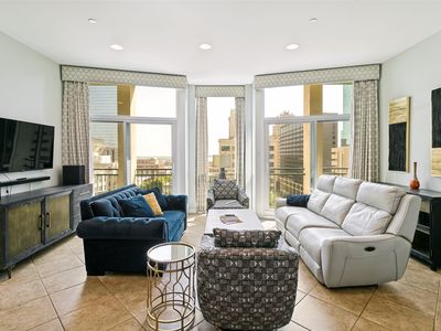 500 Throckmorton St APT 901