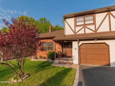 8 Winsor Court #2808