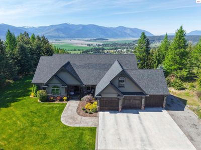 493 Scenic Dr