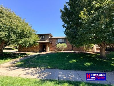 2018 Henderson Dr