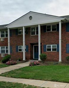 32 Woodedge Ave
