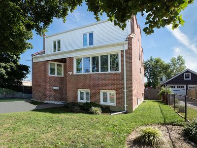 98 Reynolds St