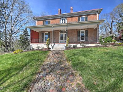 2061 King College Rd