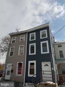 6 Seward Ave