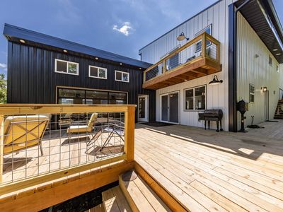 428 E Flint Hills Dr