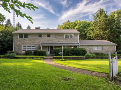 801 Oakcrest Dr
