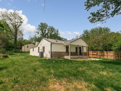 2031 N Farm Rd 197