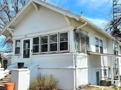 821 S Meyer Ave