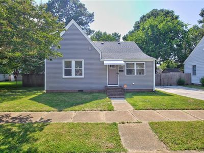 3821 Essex Cir