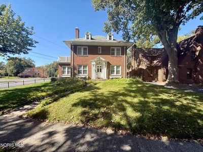 2701 Inwood Dr