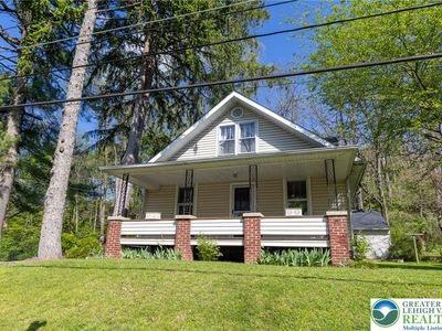 2049 Bushkill Park Dr