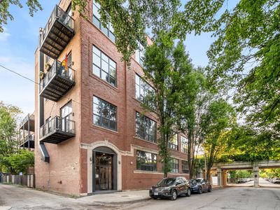 1750 N Wolcott Ave APT 304