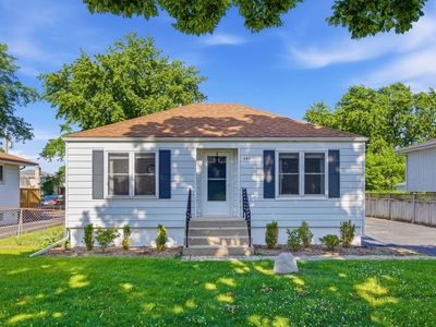 Property at 641 N Kenilworth Ave, Elmhurst, IL