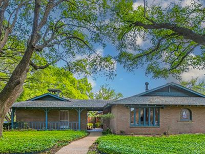 5400 Lake Jackson Dr