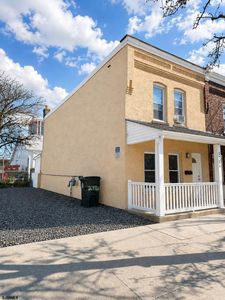 2714 Fairmount Ave