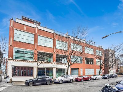 1725 W Division St APT 201