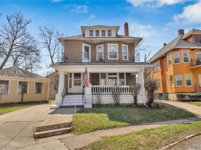 97 Eastwood Pl