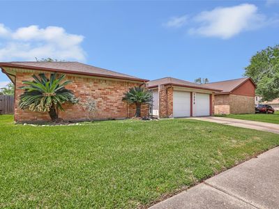 1379 Wrotham Ln