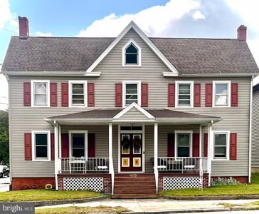 400 NW Front St