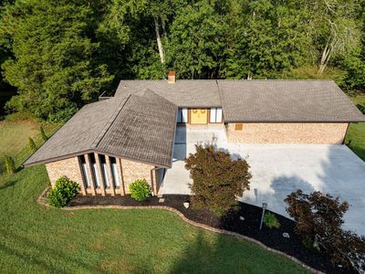 825 Everhart Dr NW