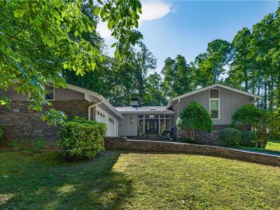 3565 Highland Dr