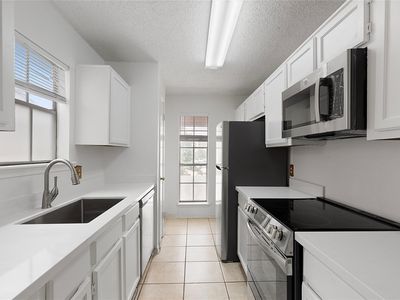 2121 Hepburn St APT 912