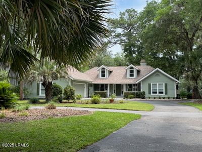 408 Island Circle E