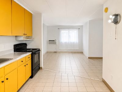 126 Beaver St APT 4