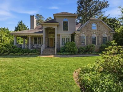 2404 Entrada Dr