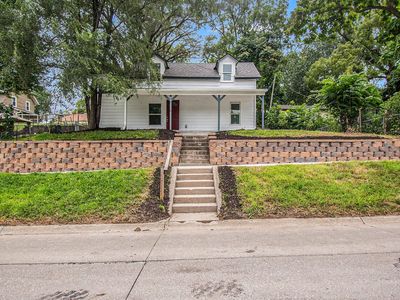206 N Linn St