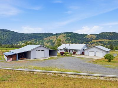 2386 Woodlark Way