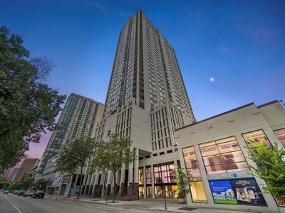 1122 N Clark St APT 2202