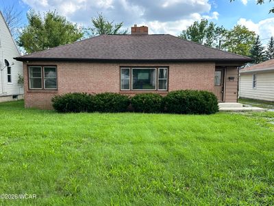 677 W Grand Ave